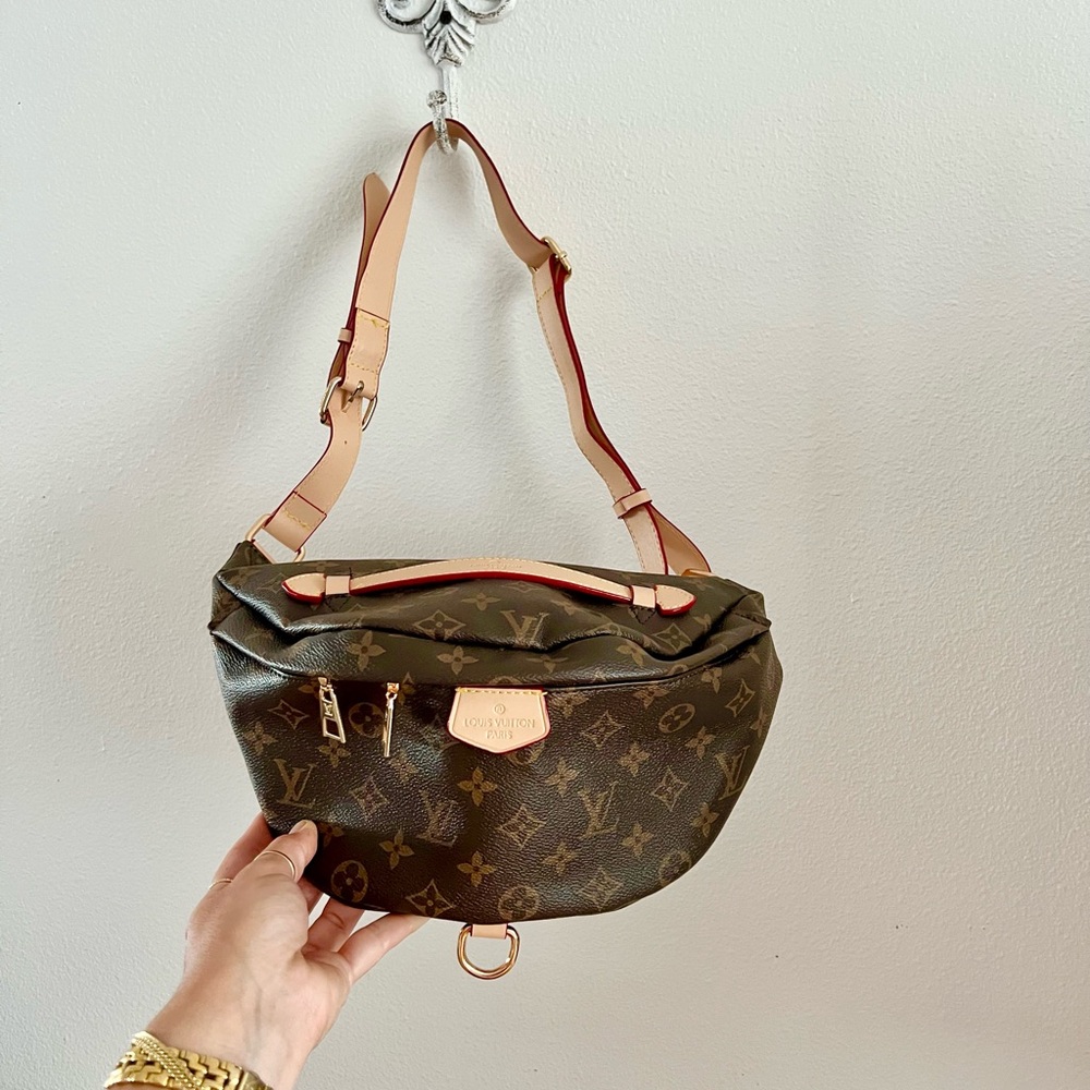 L V  Classic Monogram Crossbody Bag